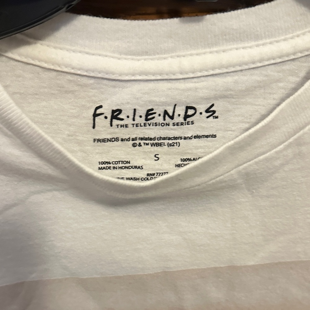 Vintage FRIENDS White Graphic Tee - Short Sleeve - Picture 6 of 9